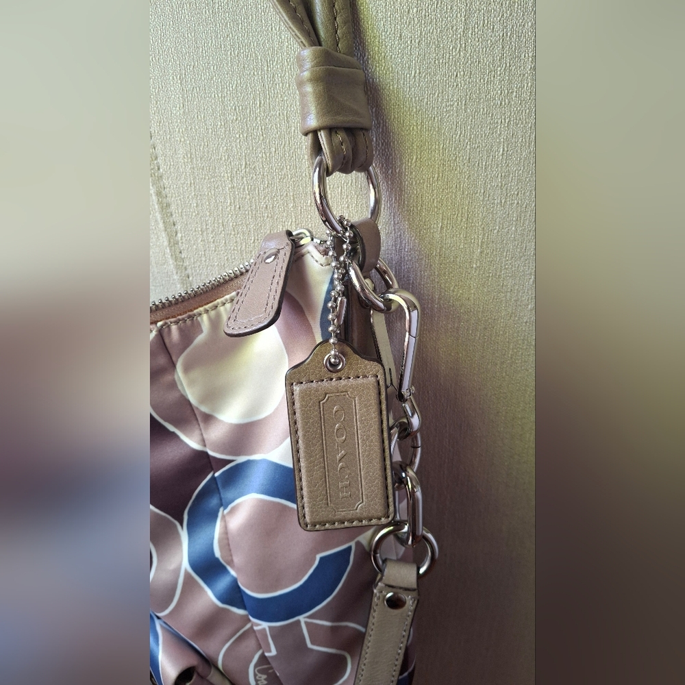 Coach Bag - Picture 2 of 5